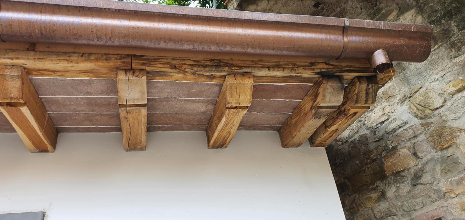 Restauro anti-tarlo travi in legno Firenze